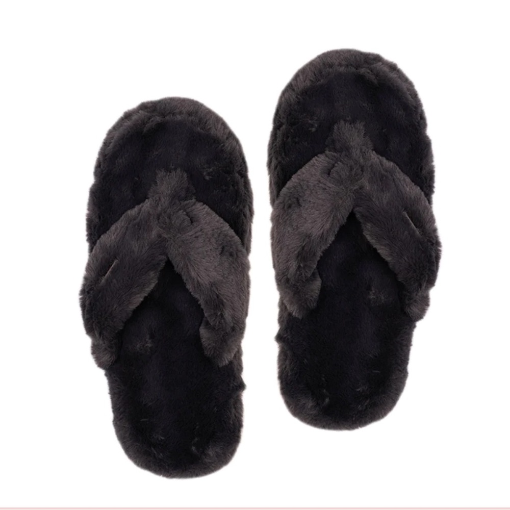 PUDUS gray “cottontail” flip-flop slippers-100% recycled/12 bottles worth!!-NWT